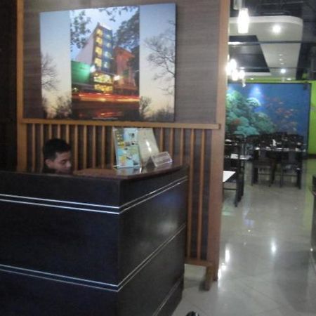Syariah Hotel Giacarta Esterno foto
