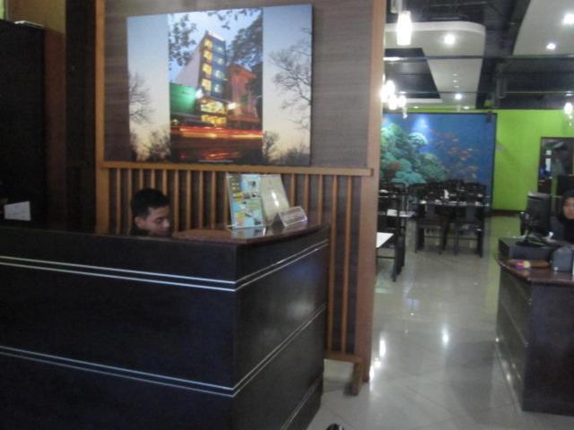 Syariah Hotel Giacarta Esterno foto